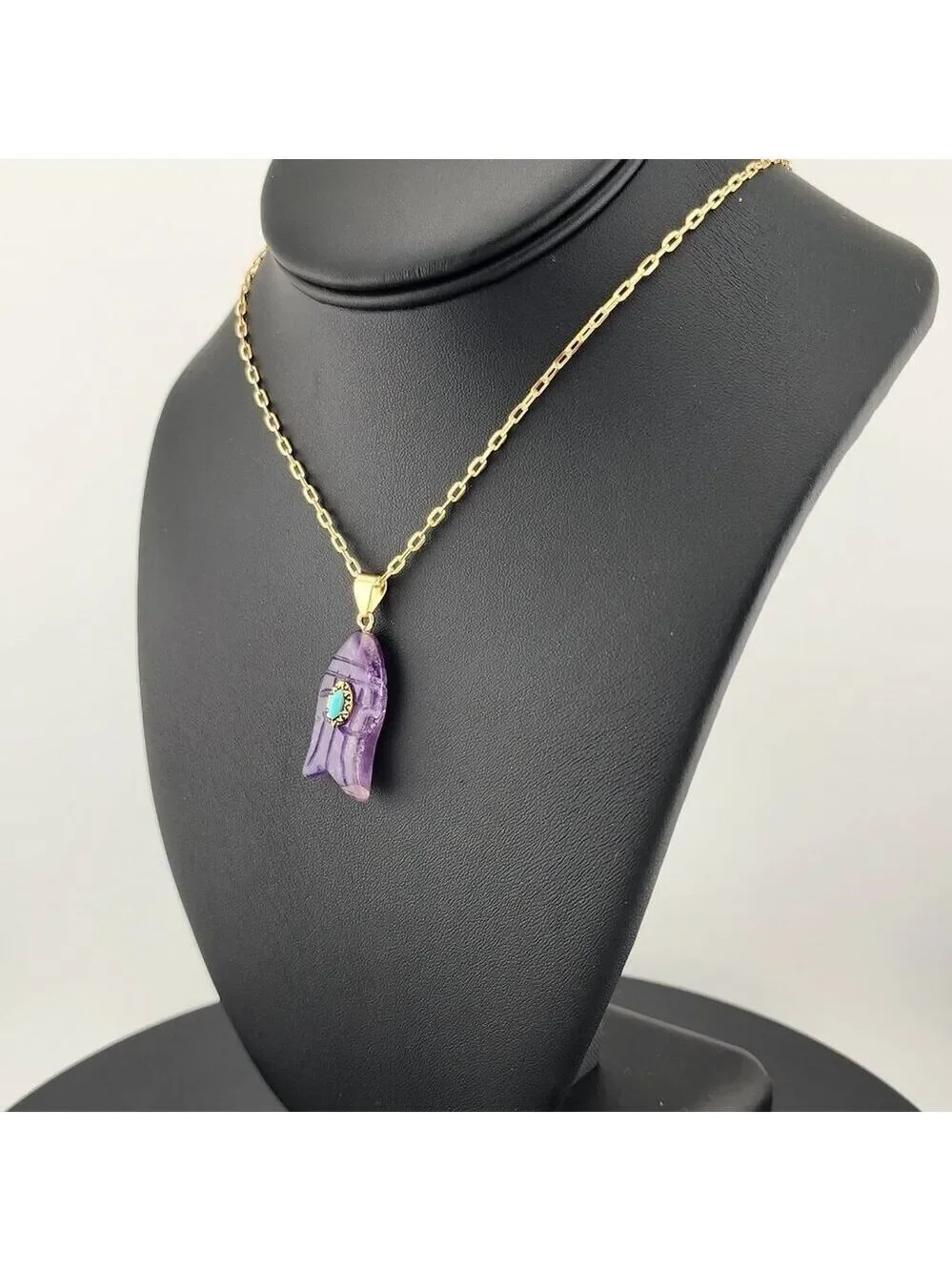 Under the Sea Vibes – Fish-Shaped Purple Agate Necklace with Stone